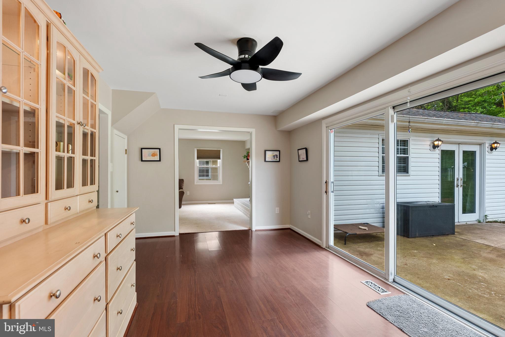 WHITEHALL - Residential