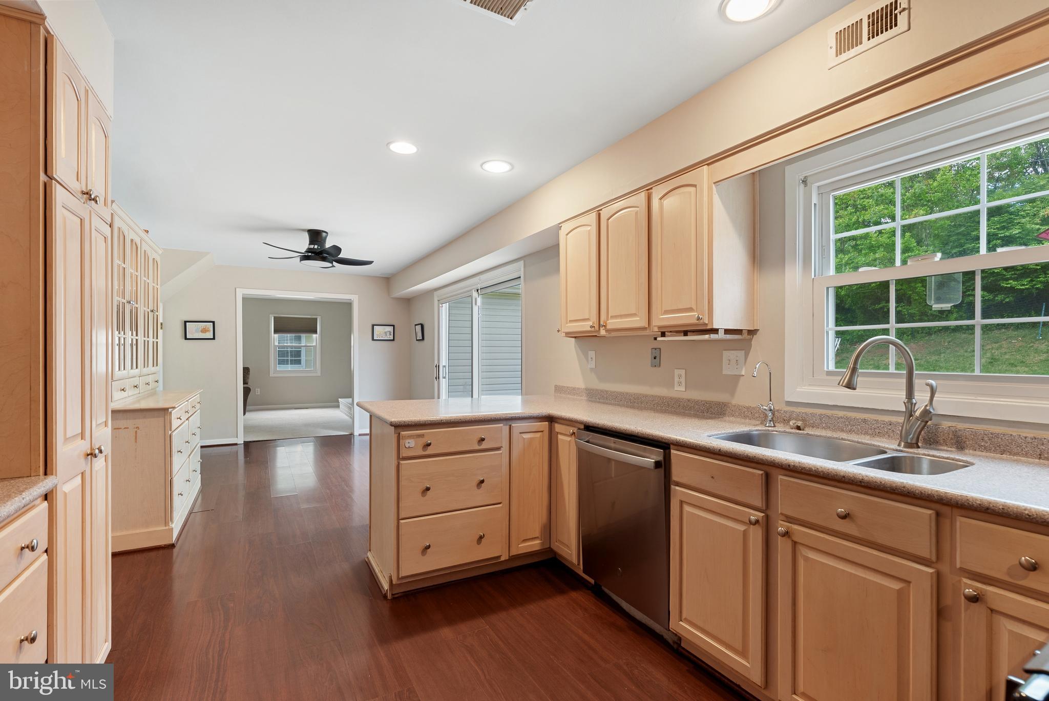 WHITEHALL - Residential