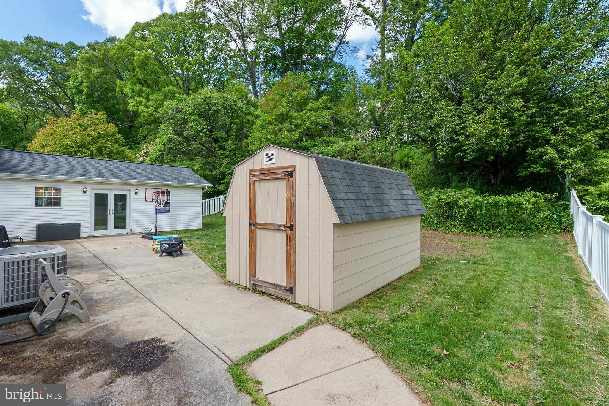 WHITEHALL - Residential