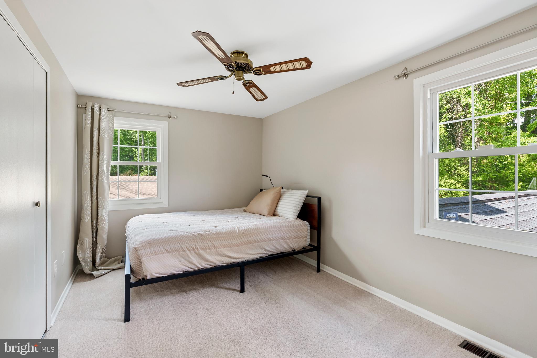 WHITEHALL - Residential
