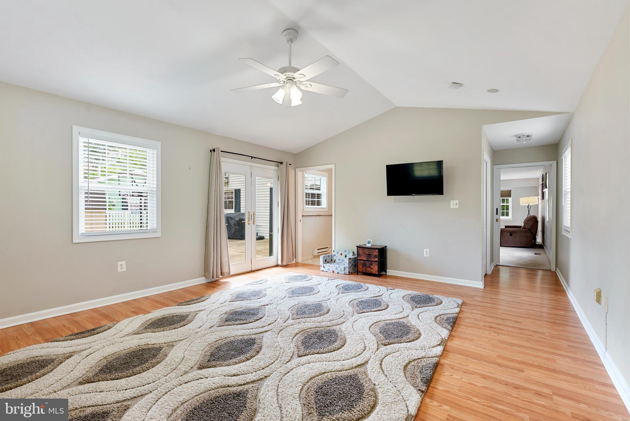 WHITEHALL - Residential