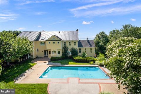 15140 LOYALTY ROAD WATERFORD VA 20197