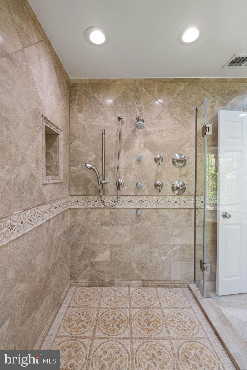 OAK RIDGE ESTATES - Residential