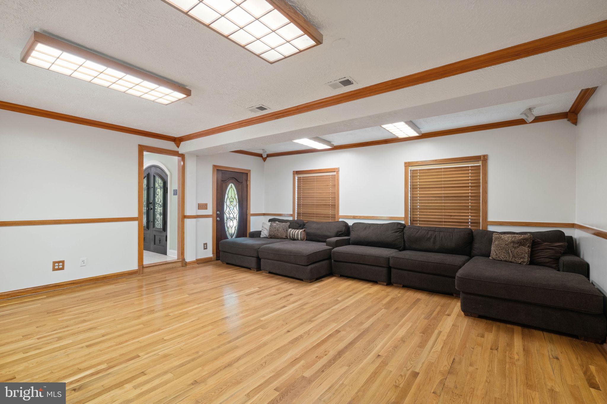 OAK RIDGE ESTATES - Residential