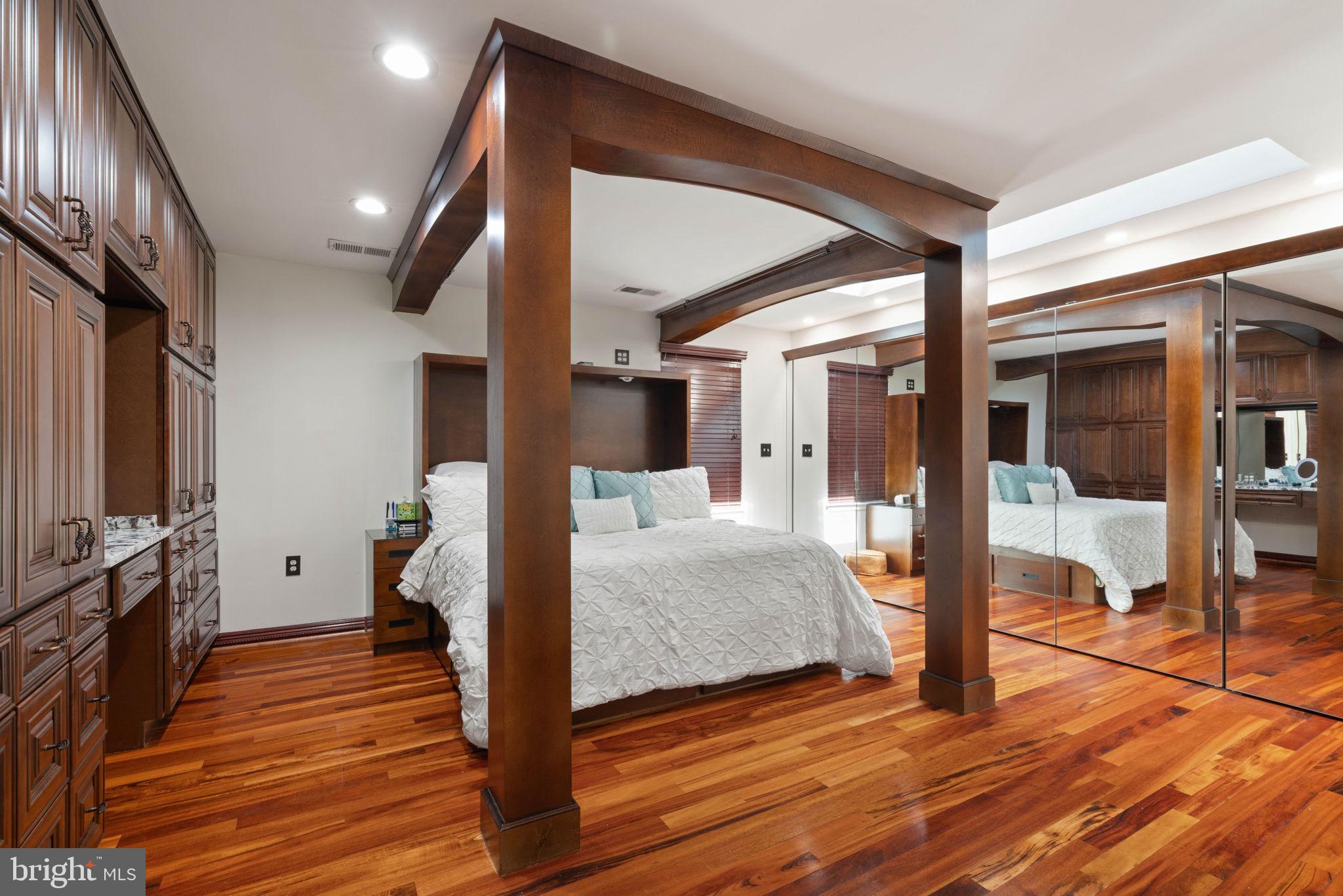 OAK RIDGE ESTATES - Residential