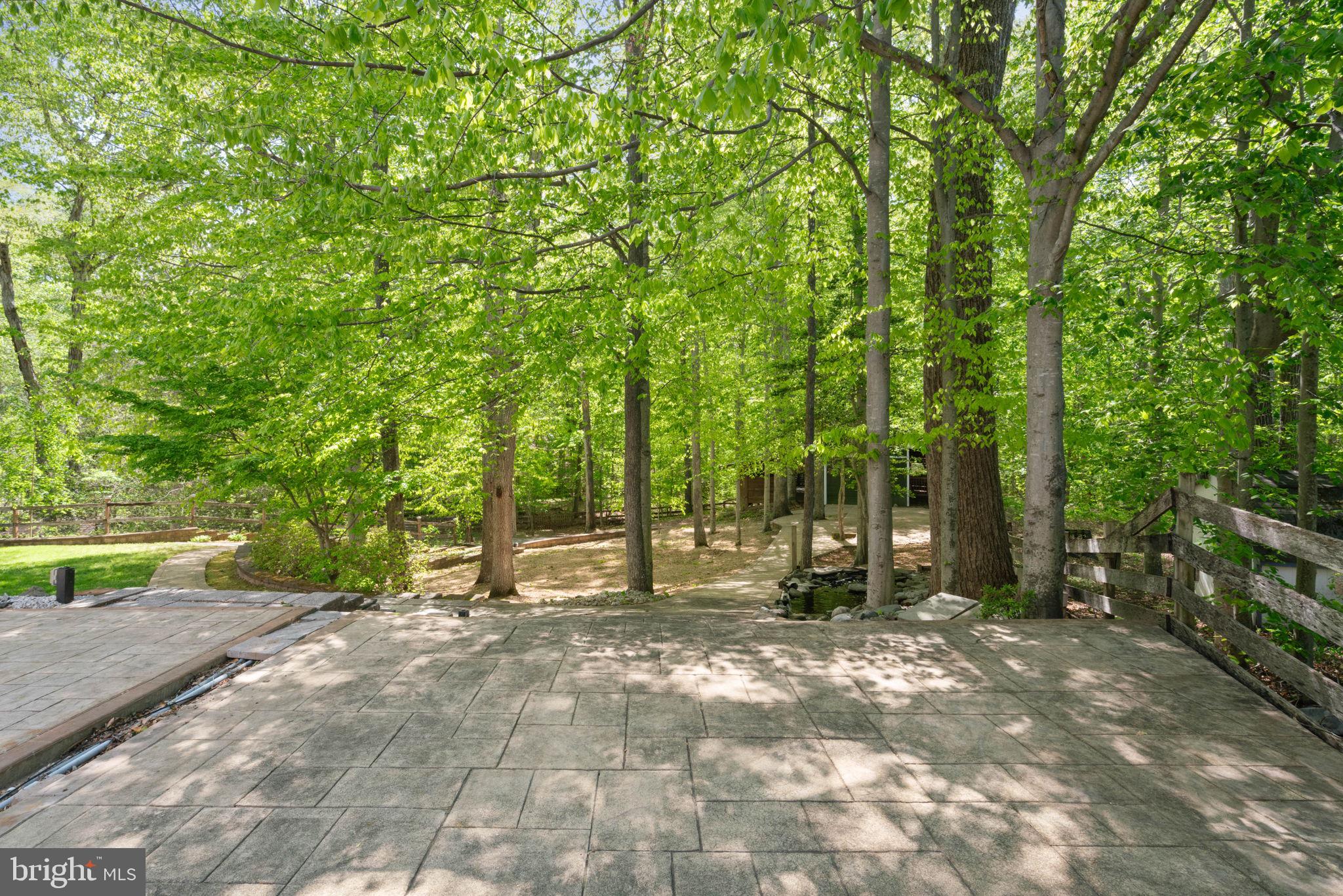 OAK RIDGE ESTATES - Residential