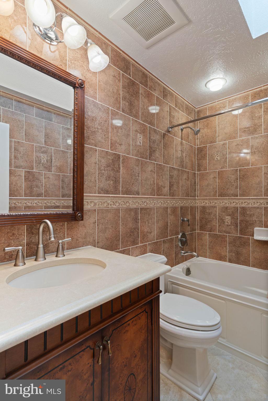 OAK RIDGE ESTATES - Residential