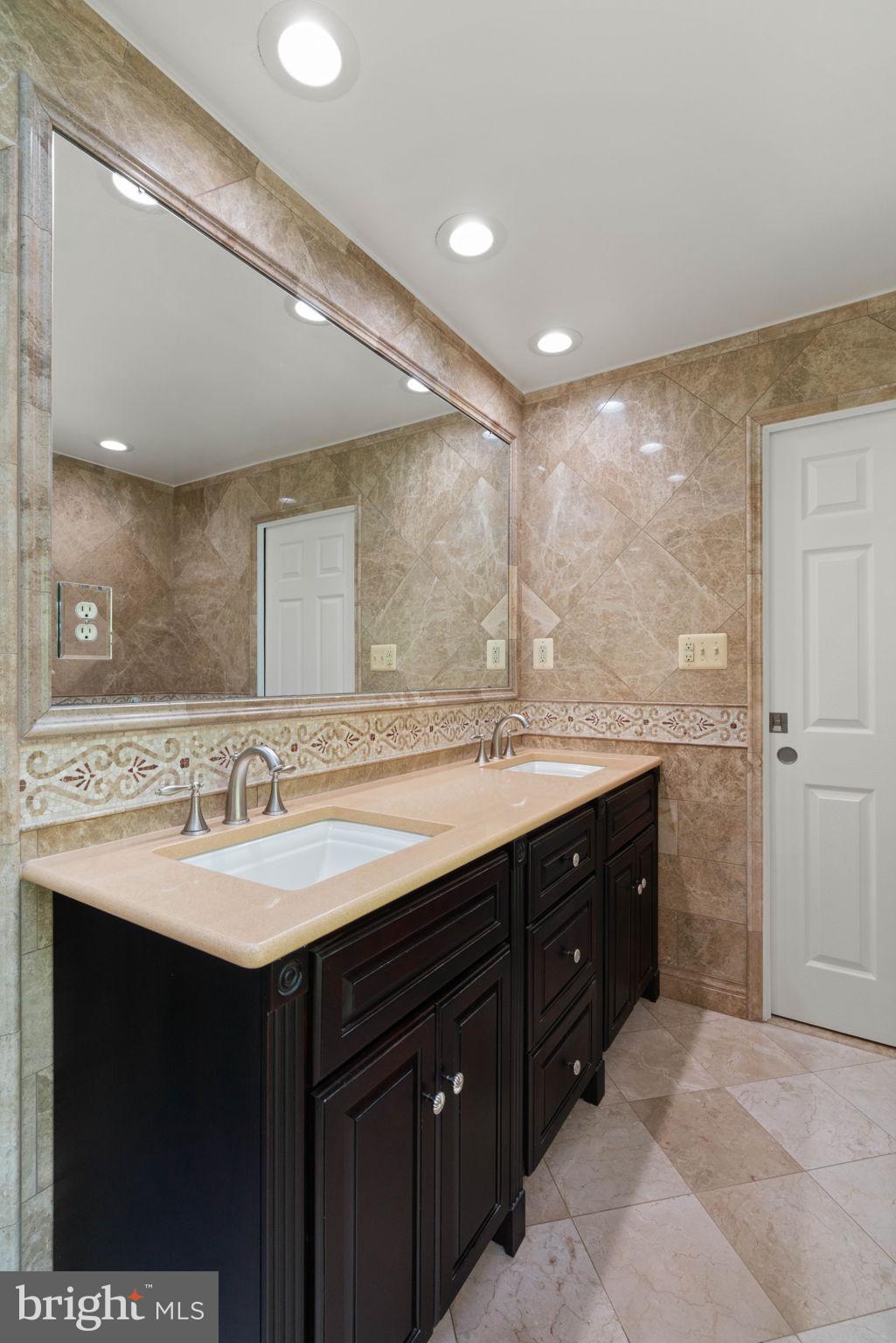 OAK RIDGE ESTATES - Residential