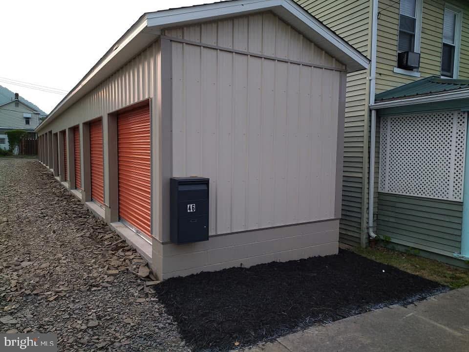 KEYSER - Commercial Sale