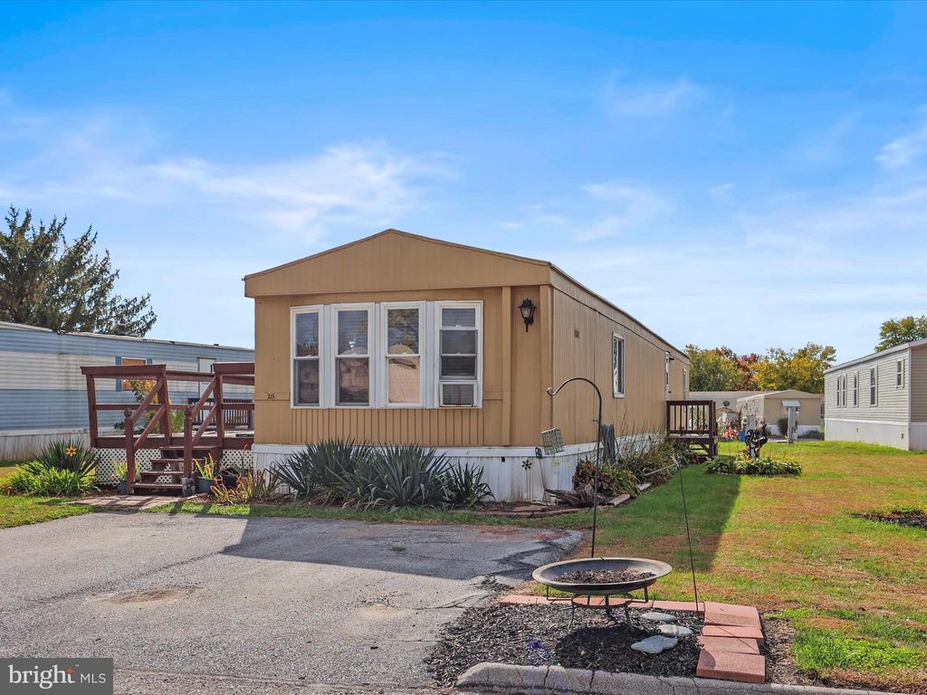 Photo of 215 Chesapeake Estate, THOMASVILLE, PA 17364 (MLS # PAYK2092324)