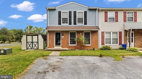 Photo of 101 Maplewood Lane, Maytown, PA 17550 (MLS # PALA2052988)