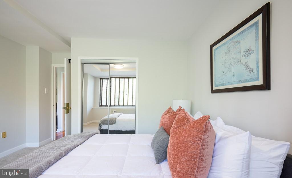 RIVER PLACE - Residential Lease