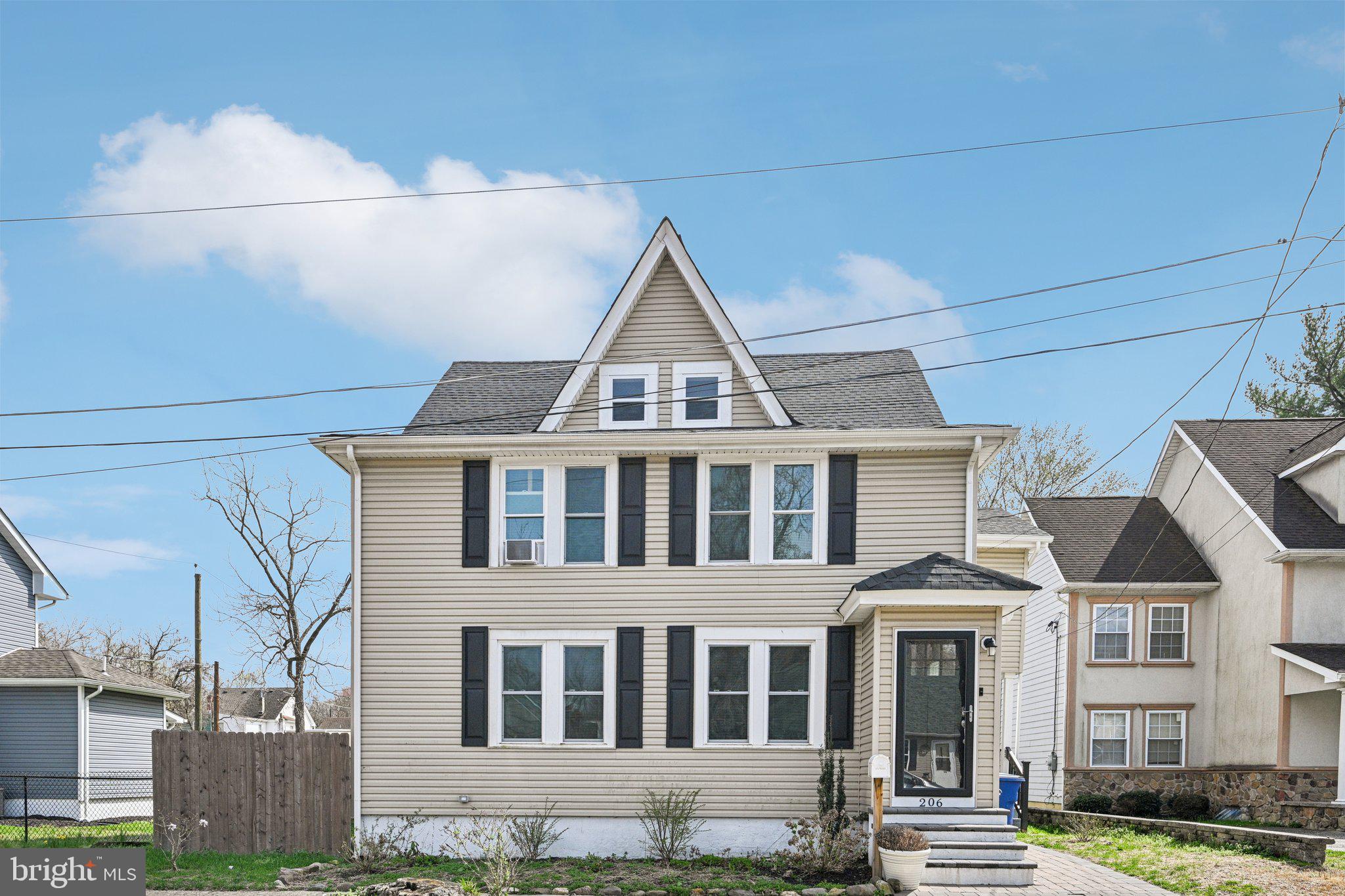 206 CHESTNUT STREET