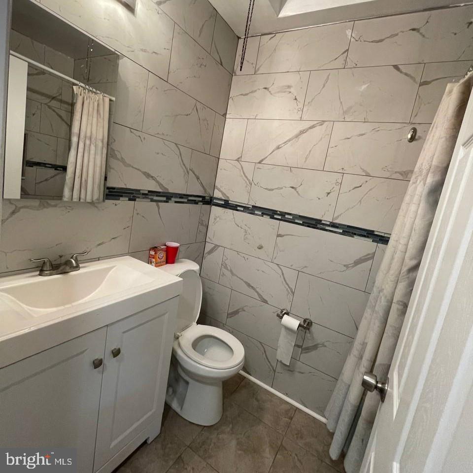 218 LOCKART TERRACE 2ND FLOOR