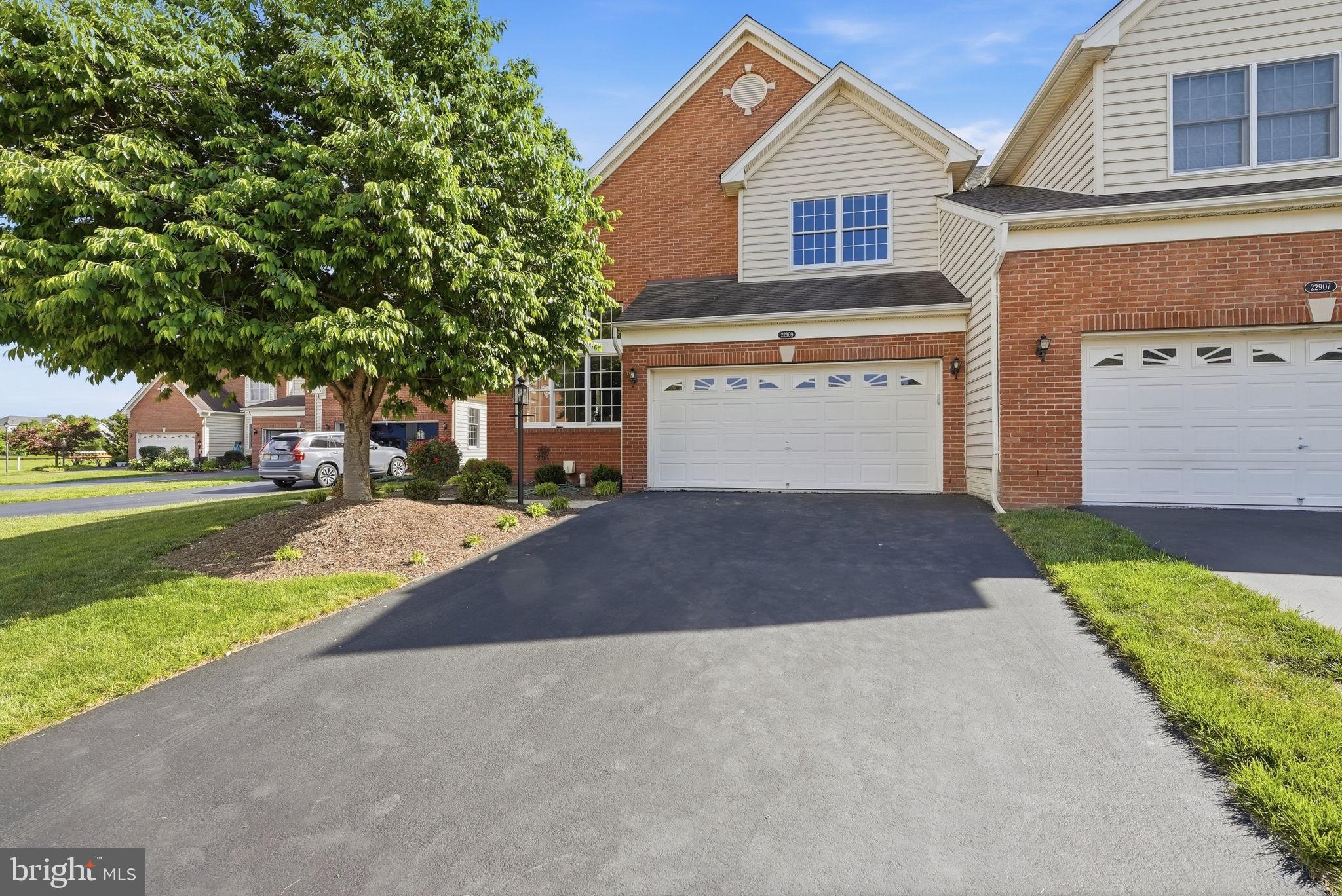 LOUDOUN VALLEY ESTATES 2 - Residential