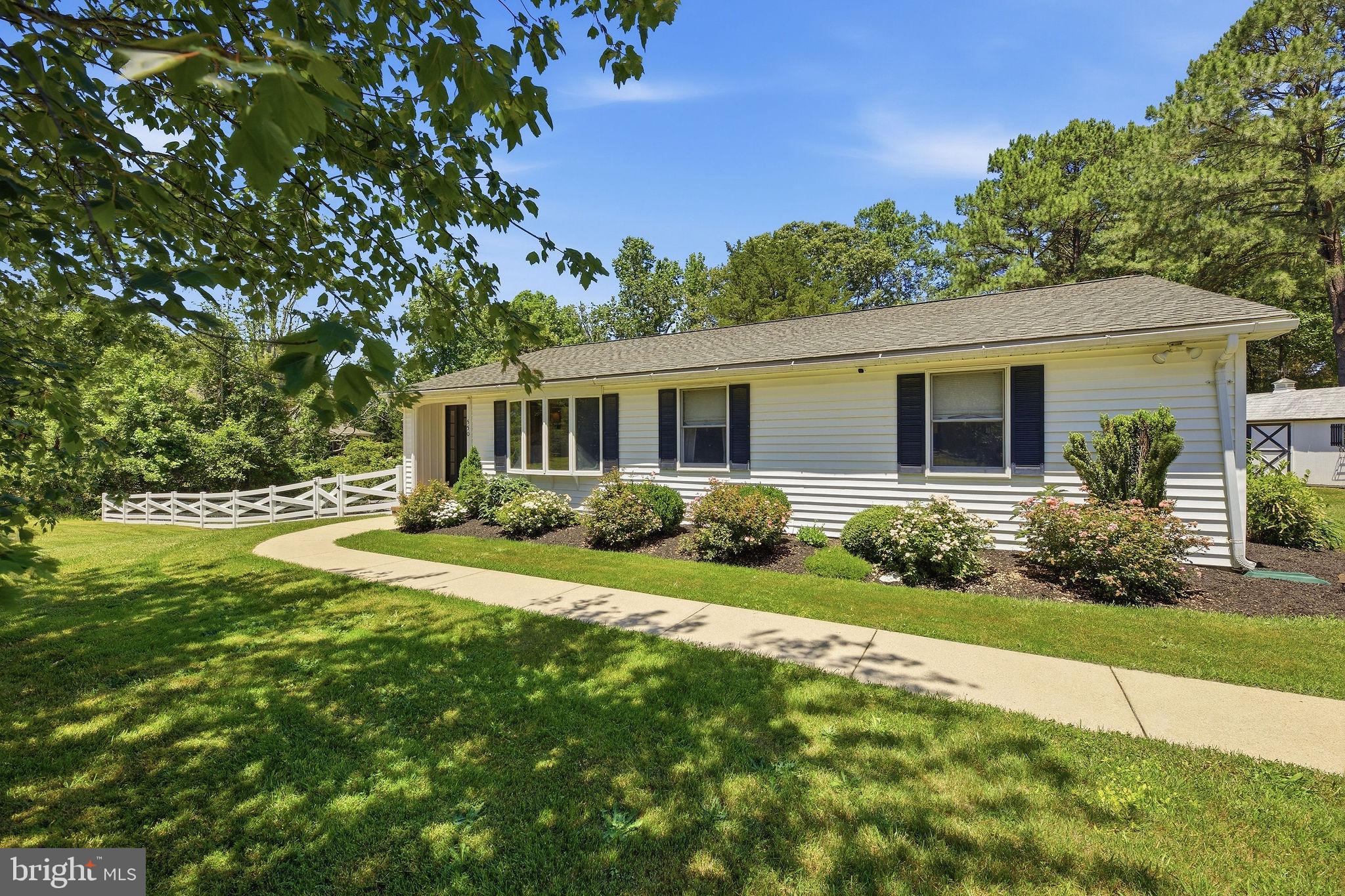 550 ROLLING HILLS ROAD