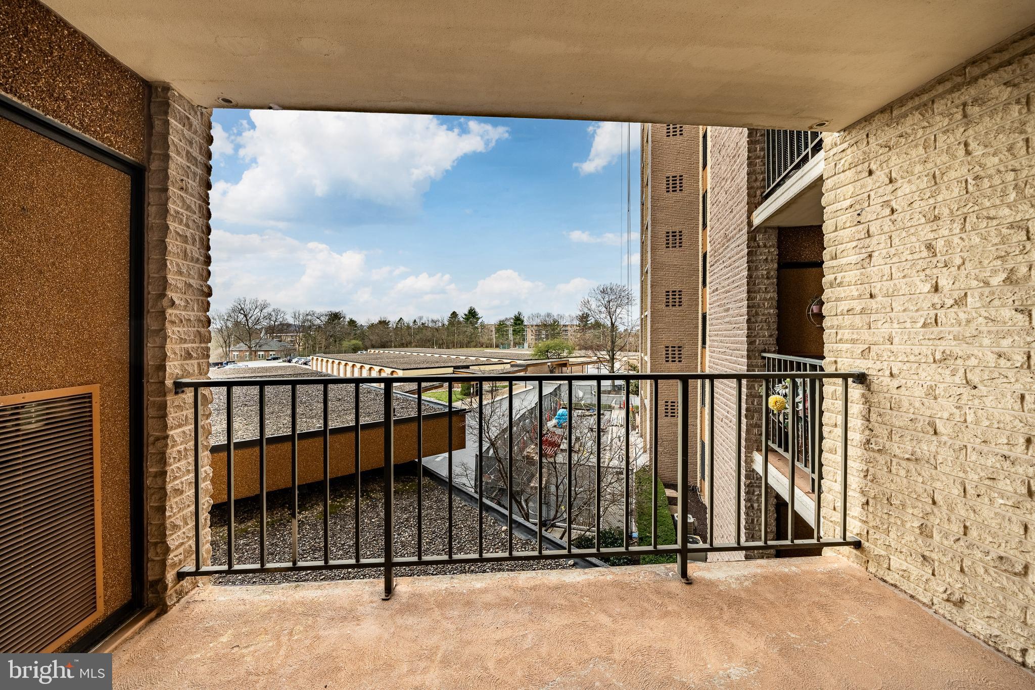 VALLEY FORGE TOWER - Residential