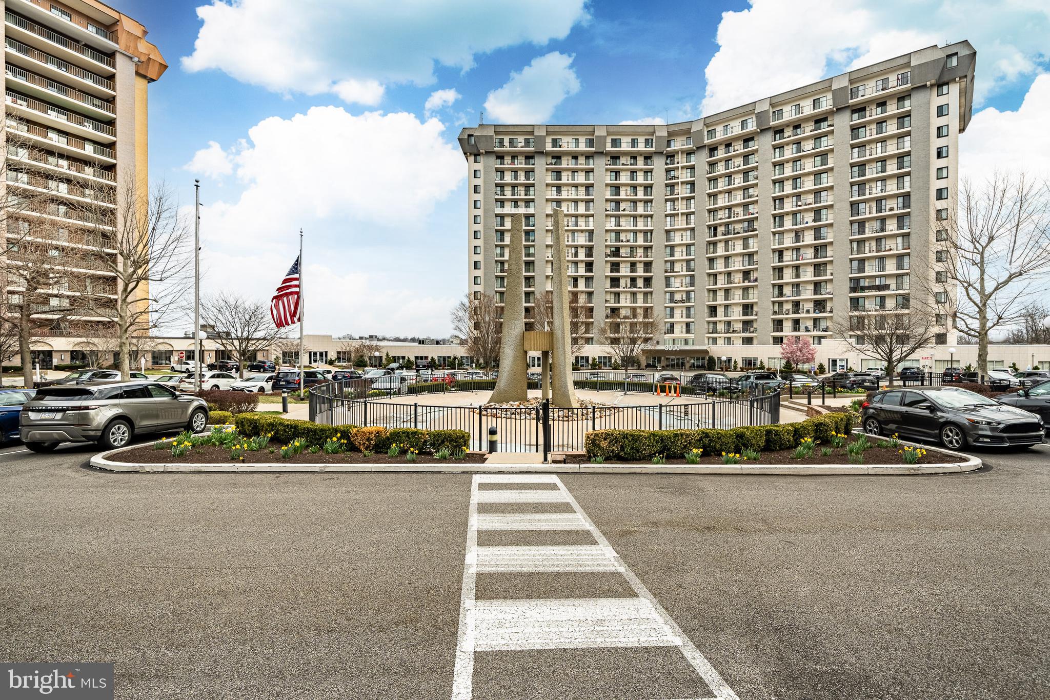 VALLEY FORGE TOWER - Residential