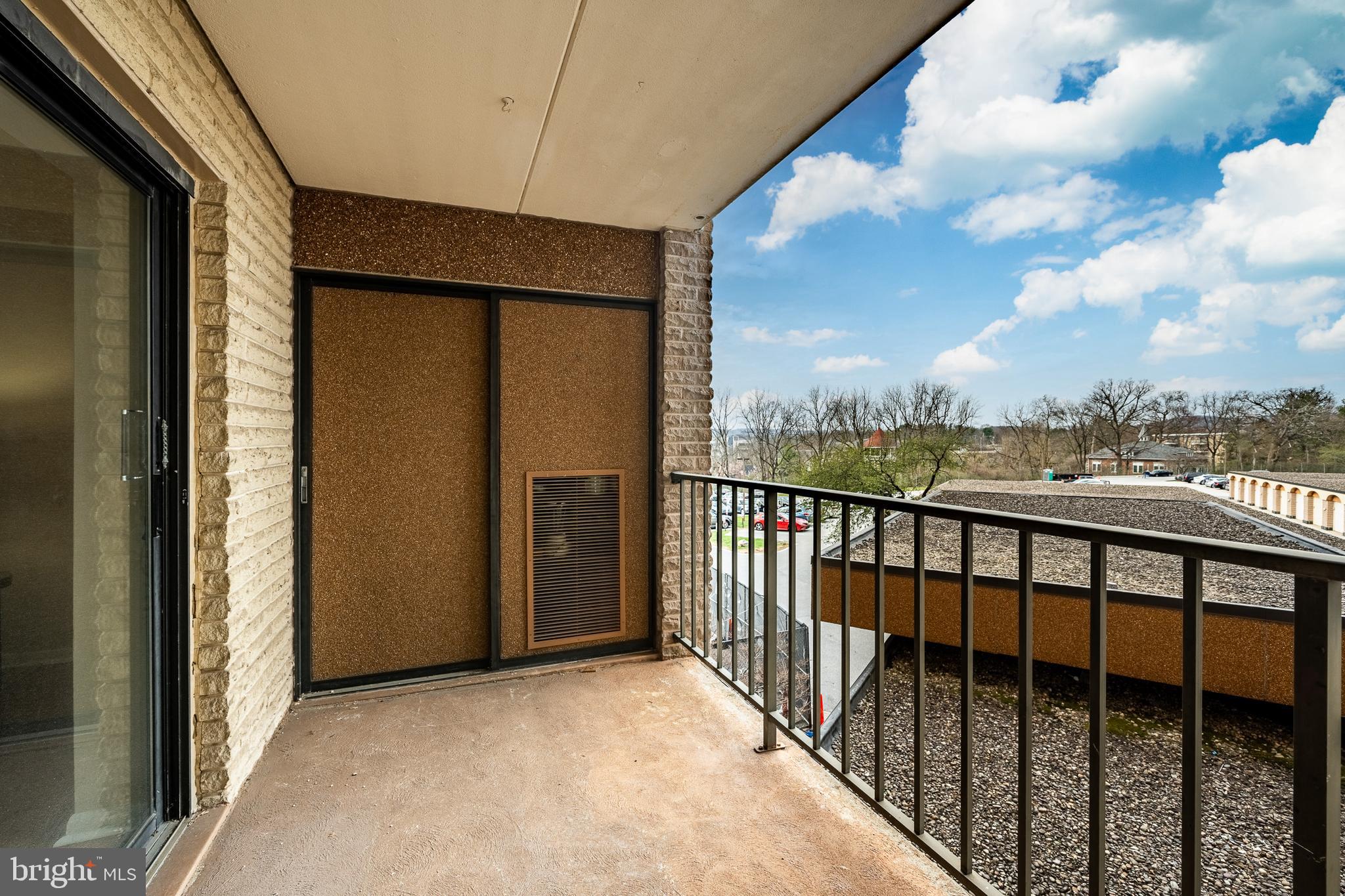 VALLEY FORGE TOWER - Residential