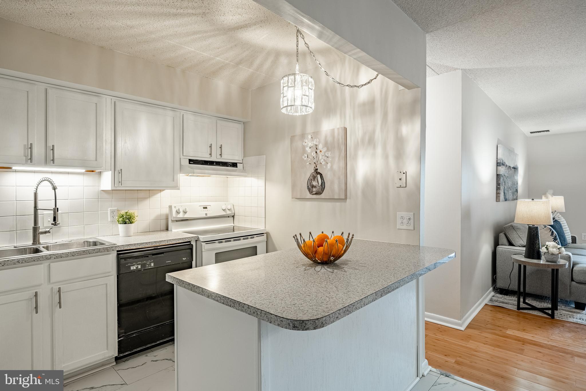 VALLEY FORGE TOWER - Residential