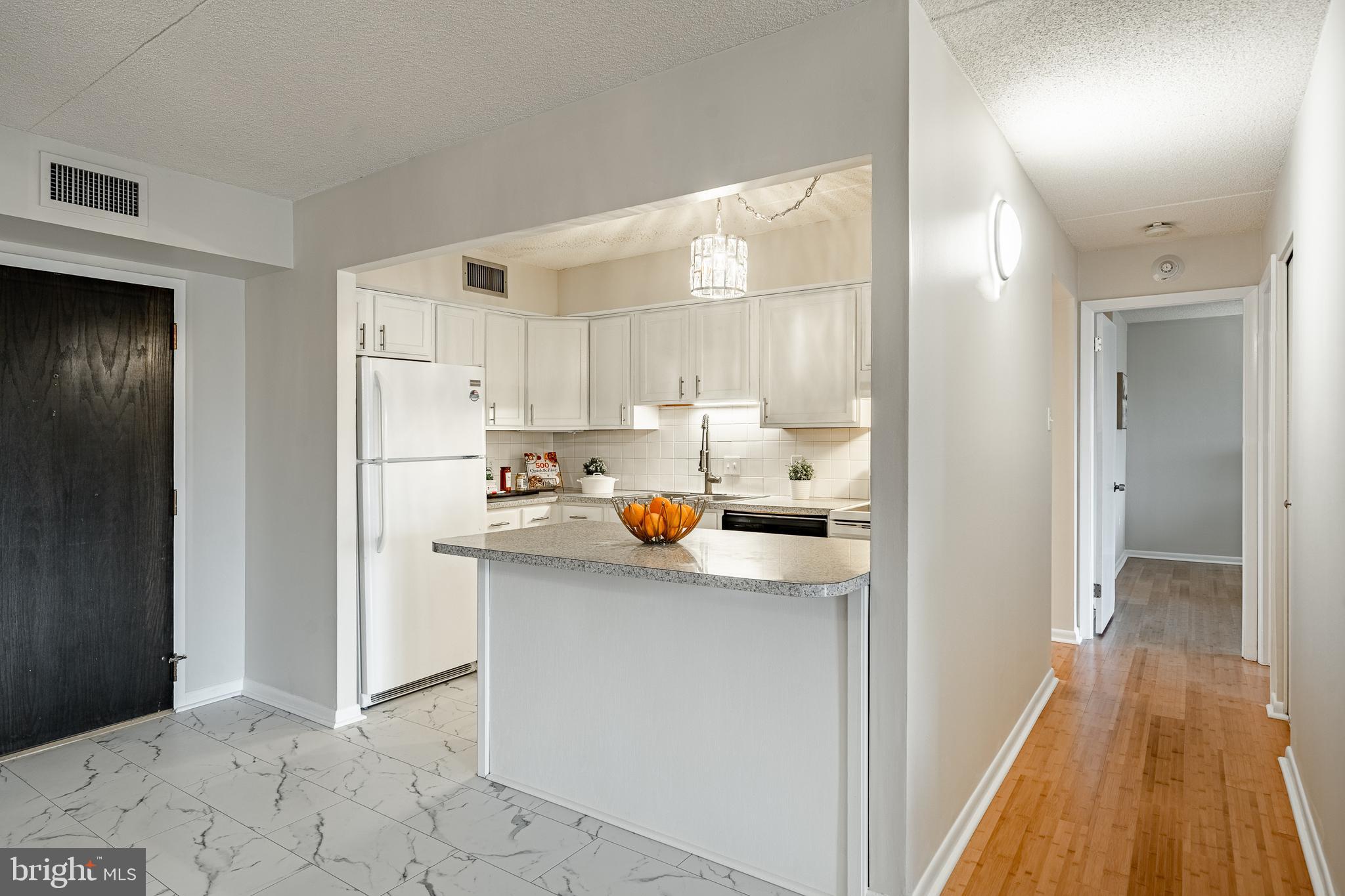 VALLEY FORGE TOWER - Residential