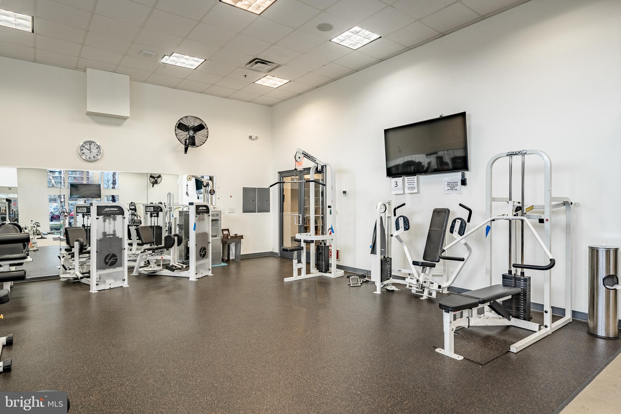 VALLEY FORGE TOWER - Residential