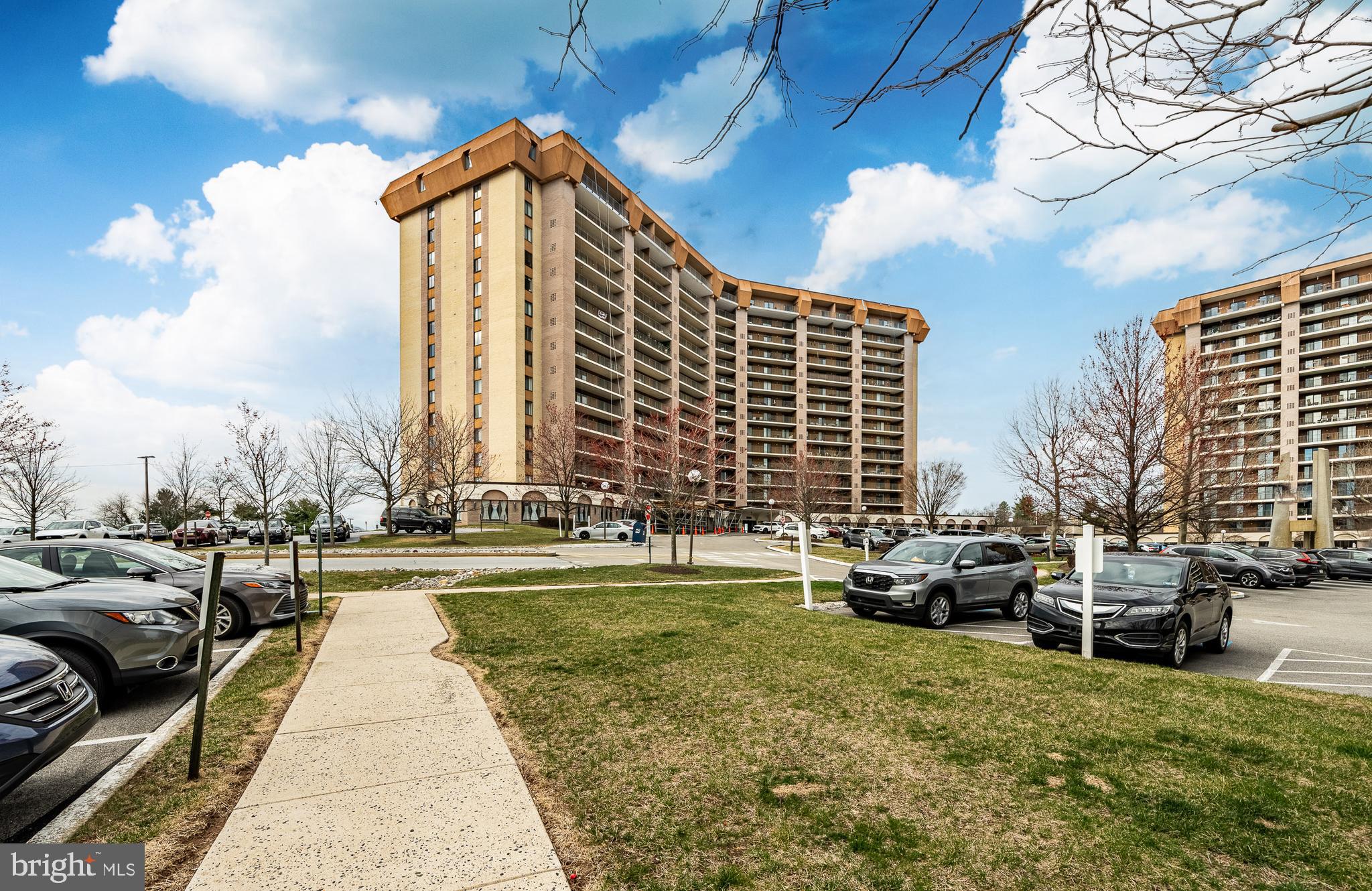 VALLEY FORGE TOWER - Residential