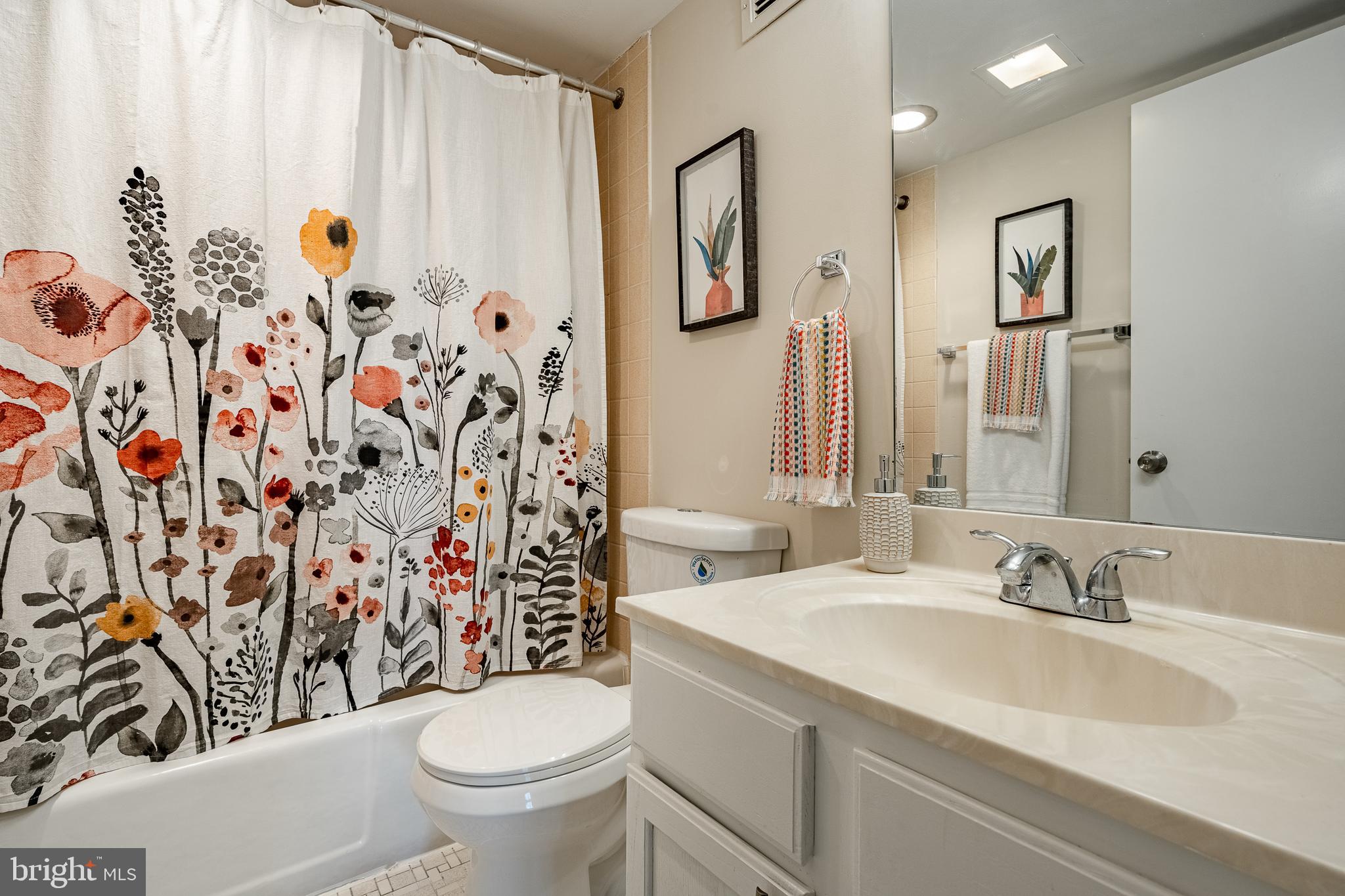 VALLEY FORGE TOWER - Residential