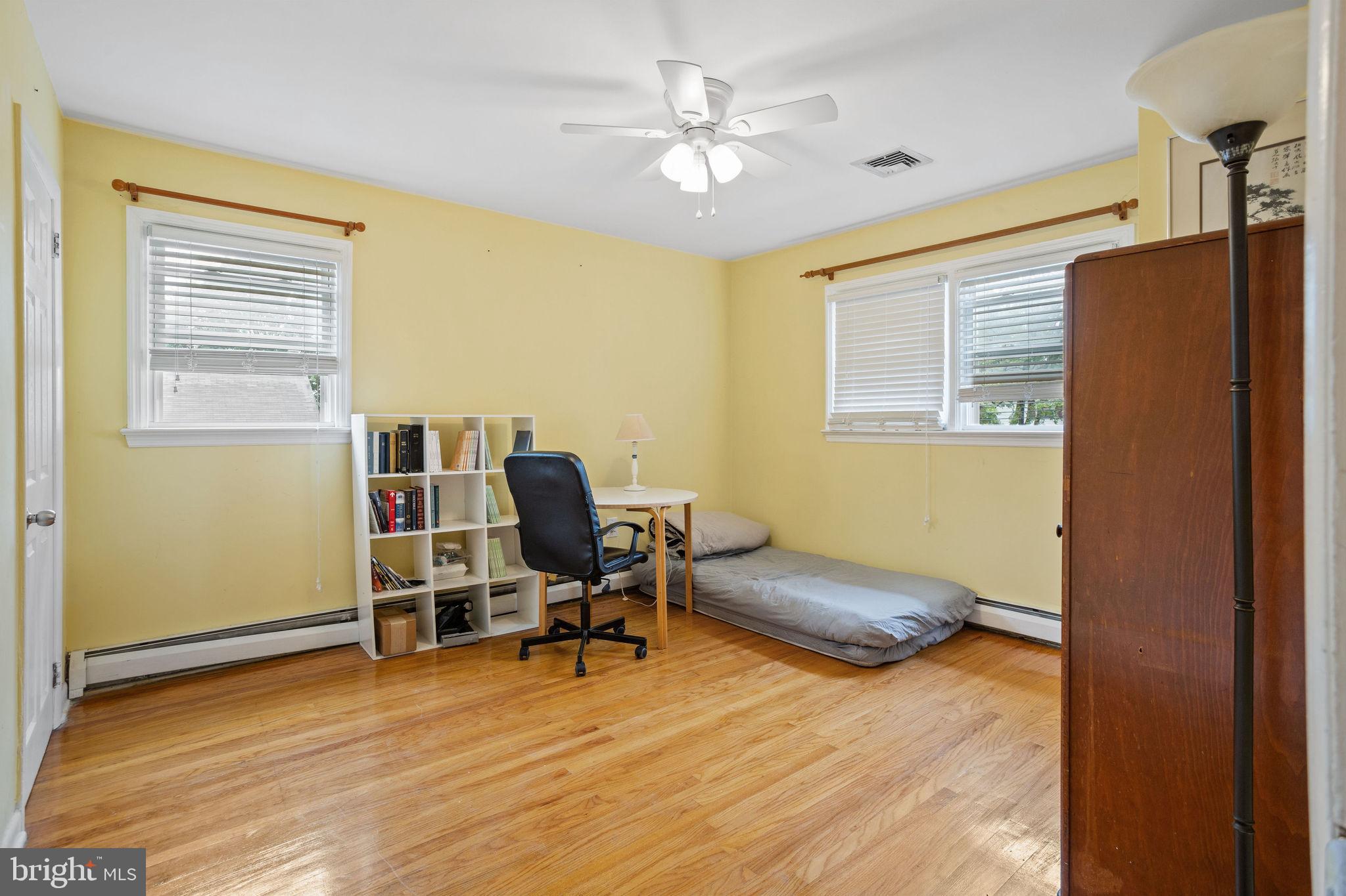 WILLOW MANOR - Residential