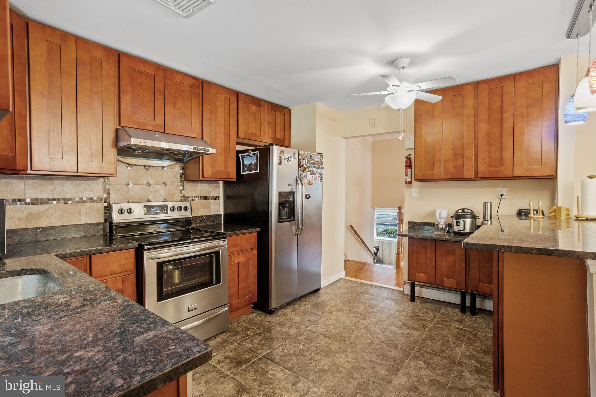 WILLOW MANOR - Residential