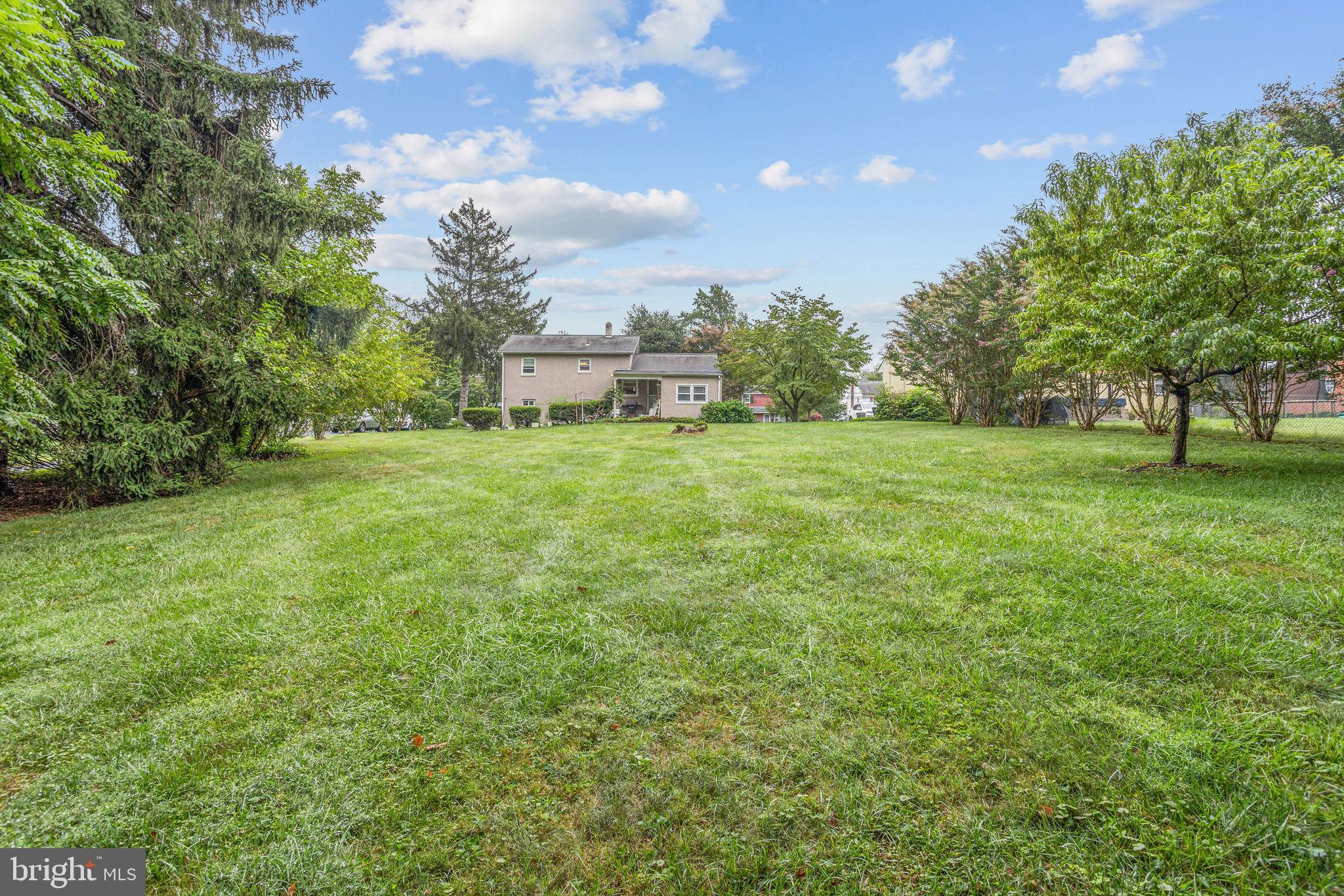 WILLOW MANOR - Residential