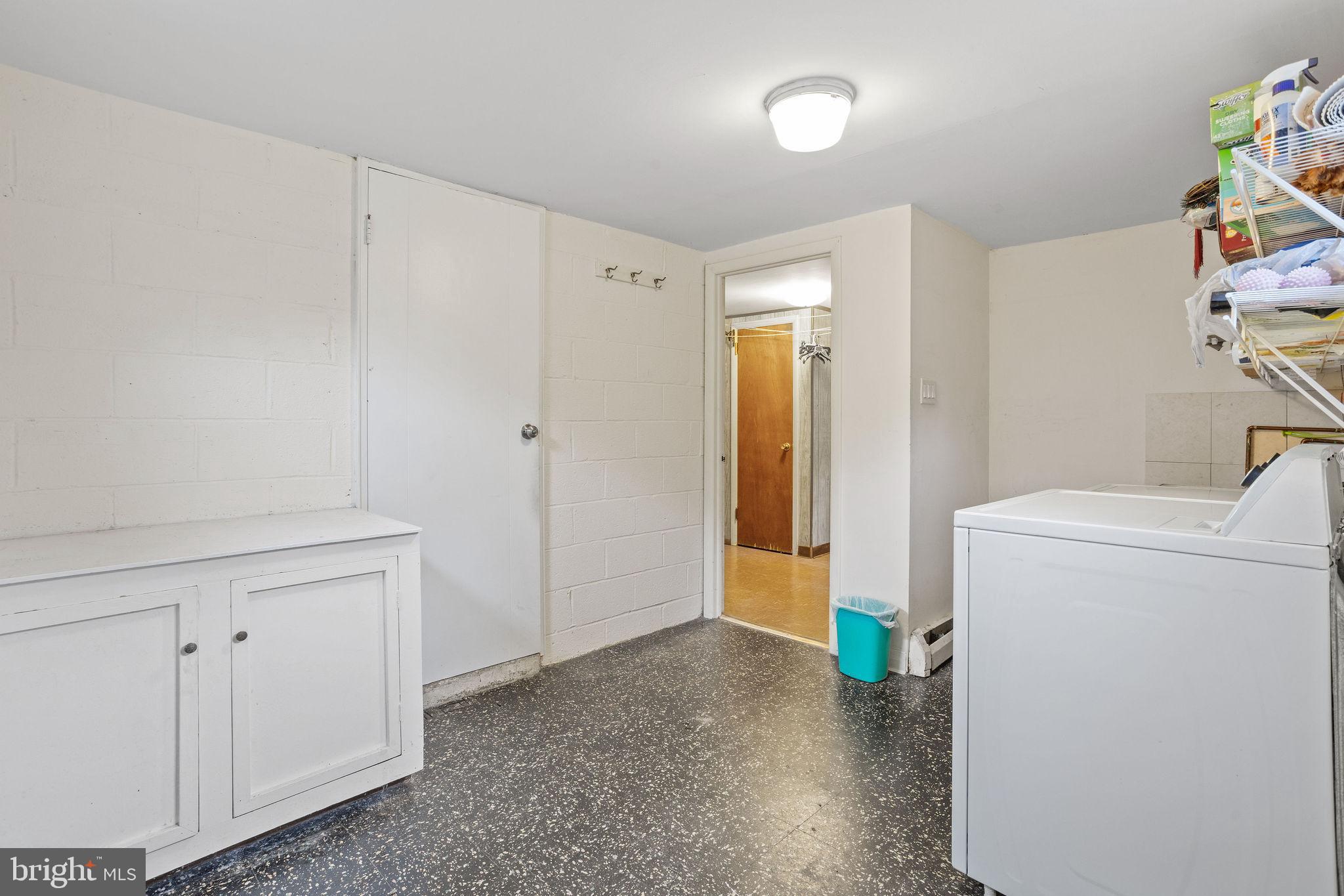 WILLOW MANOR - Residential