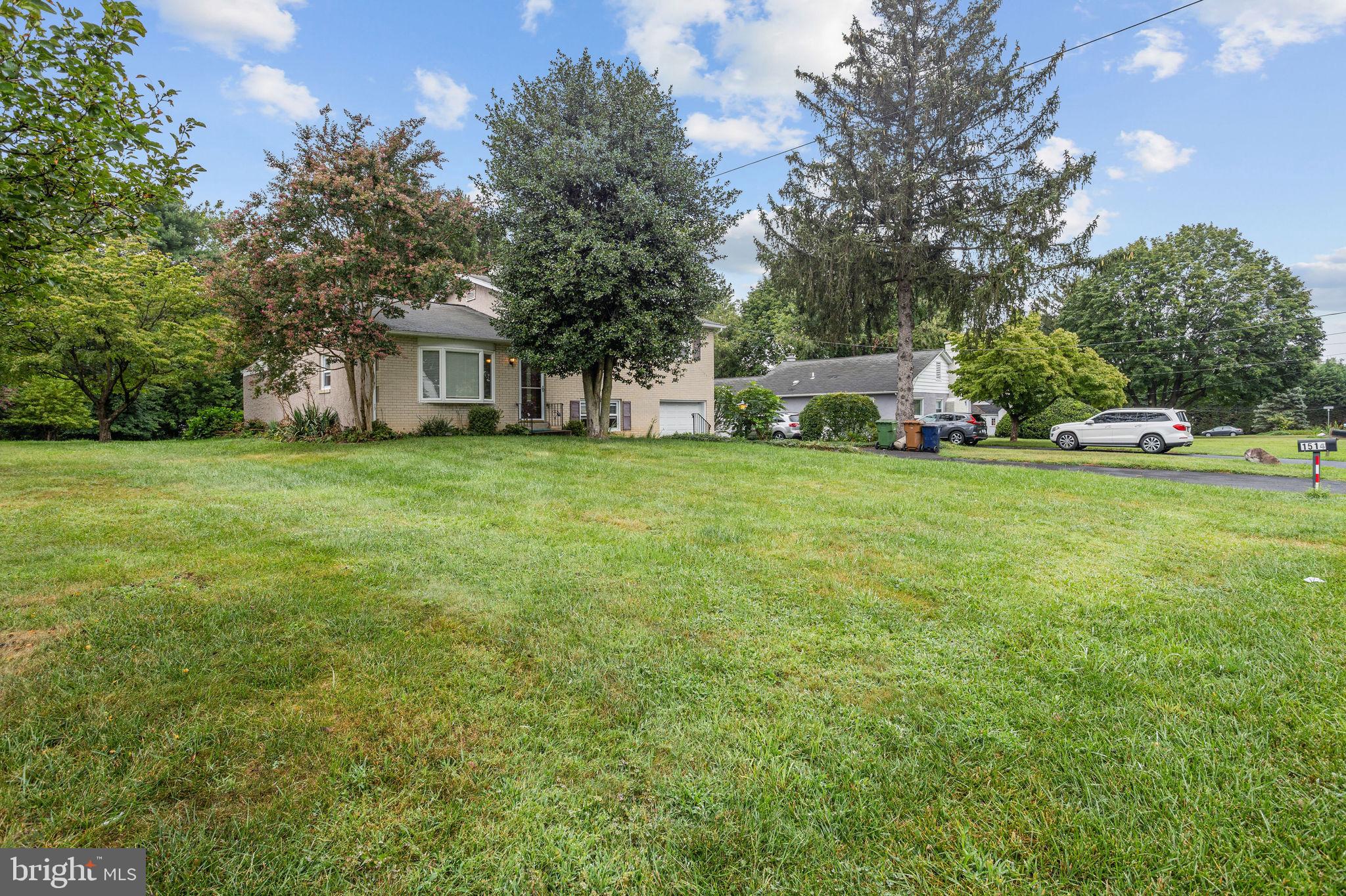 WILLOW MANOR - Residential