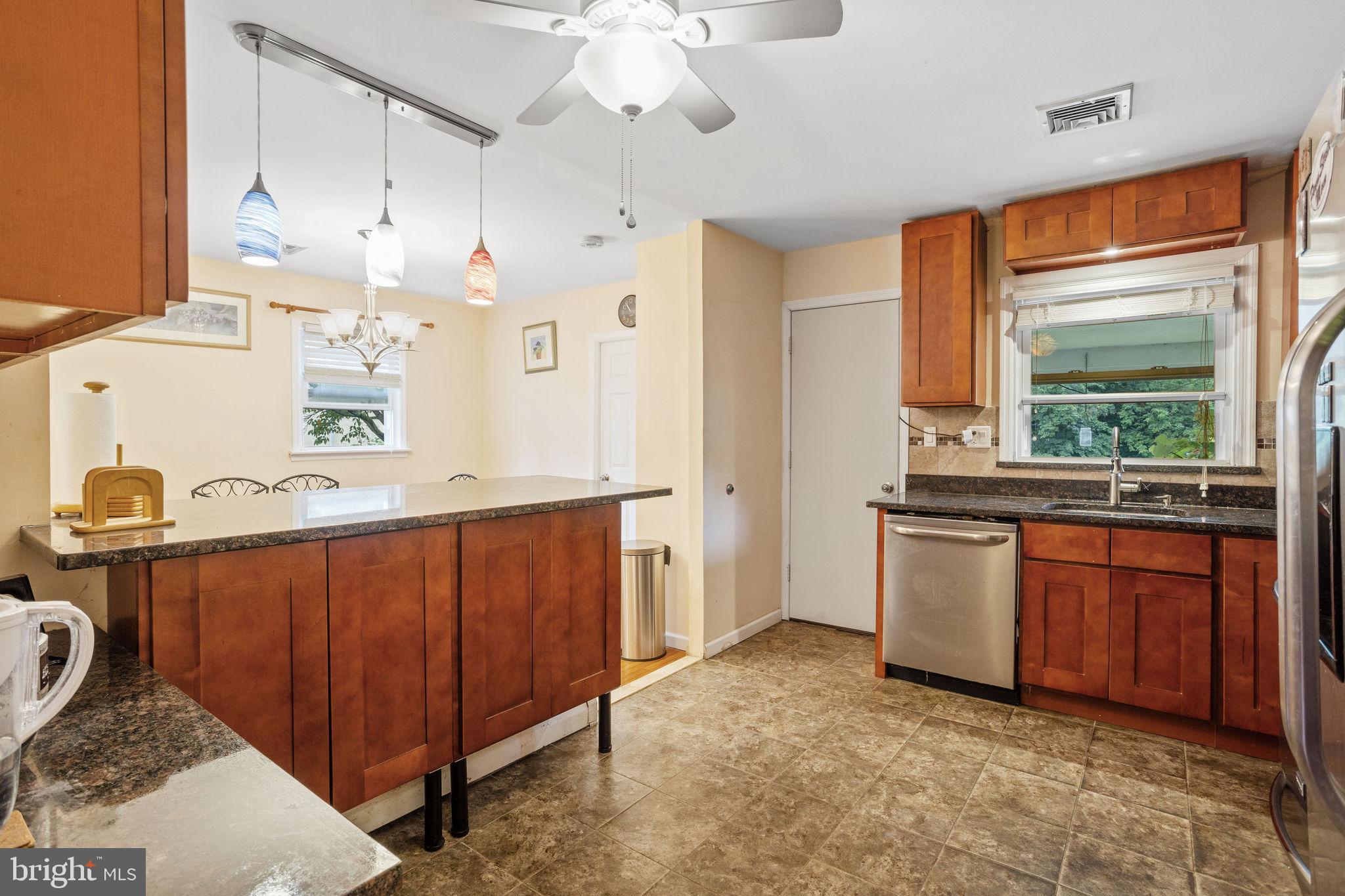 WILLOW MANOR - Residential