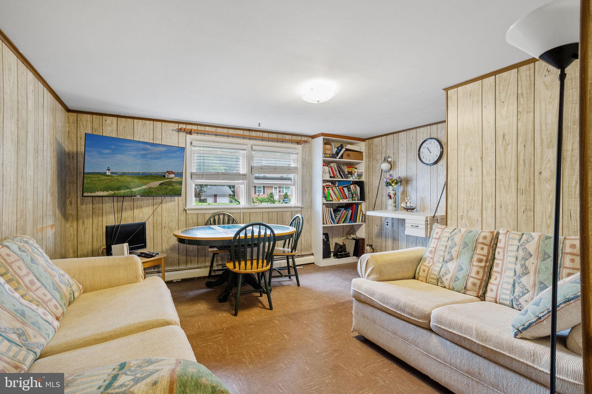 WILLOW MANOR - Residential