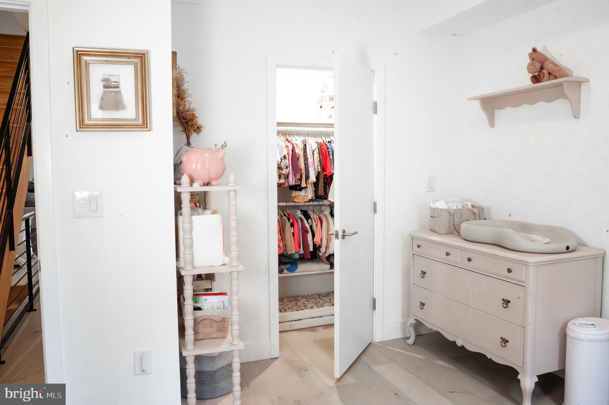 POINT BREEZE - Residential