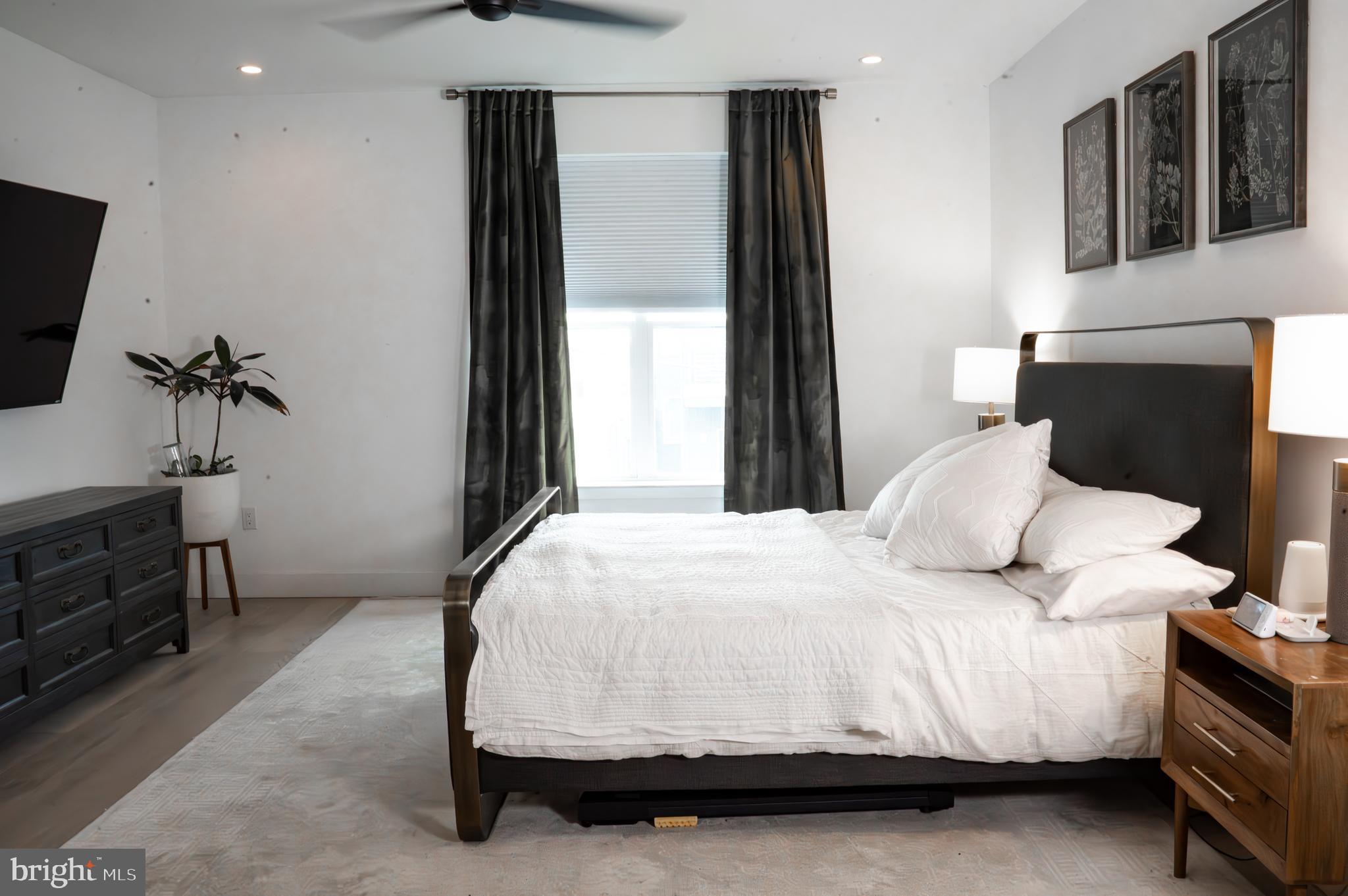 POINT BREEZE - Residential