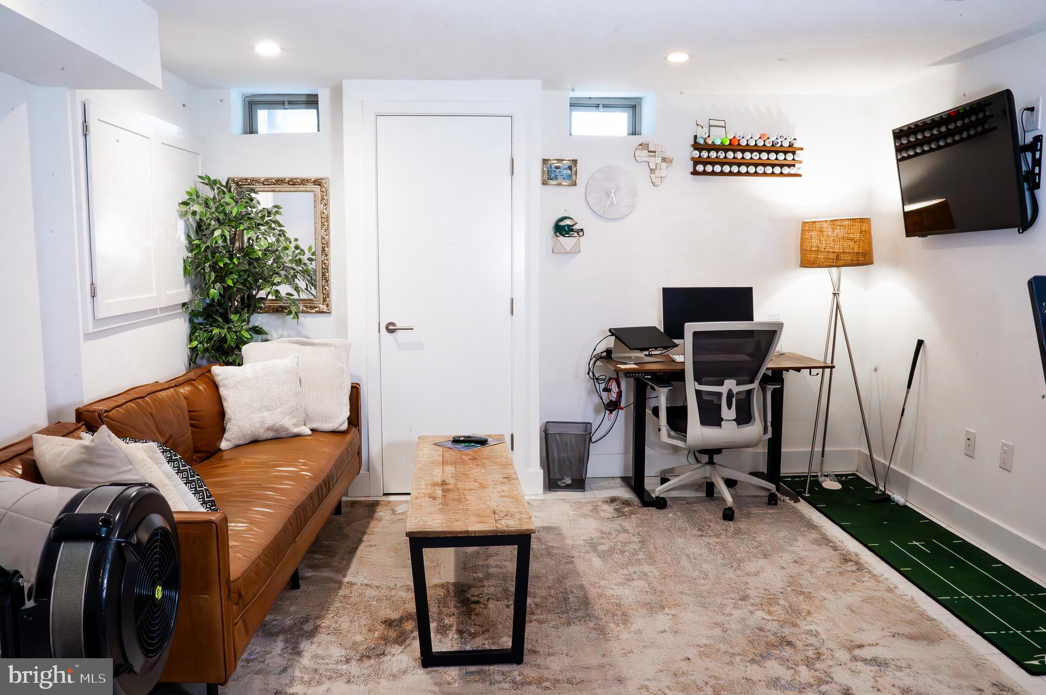 POINT BREEZE - Residential