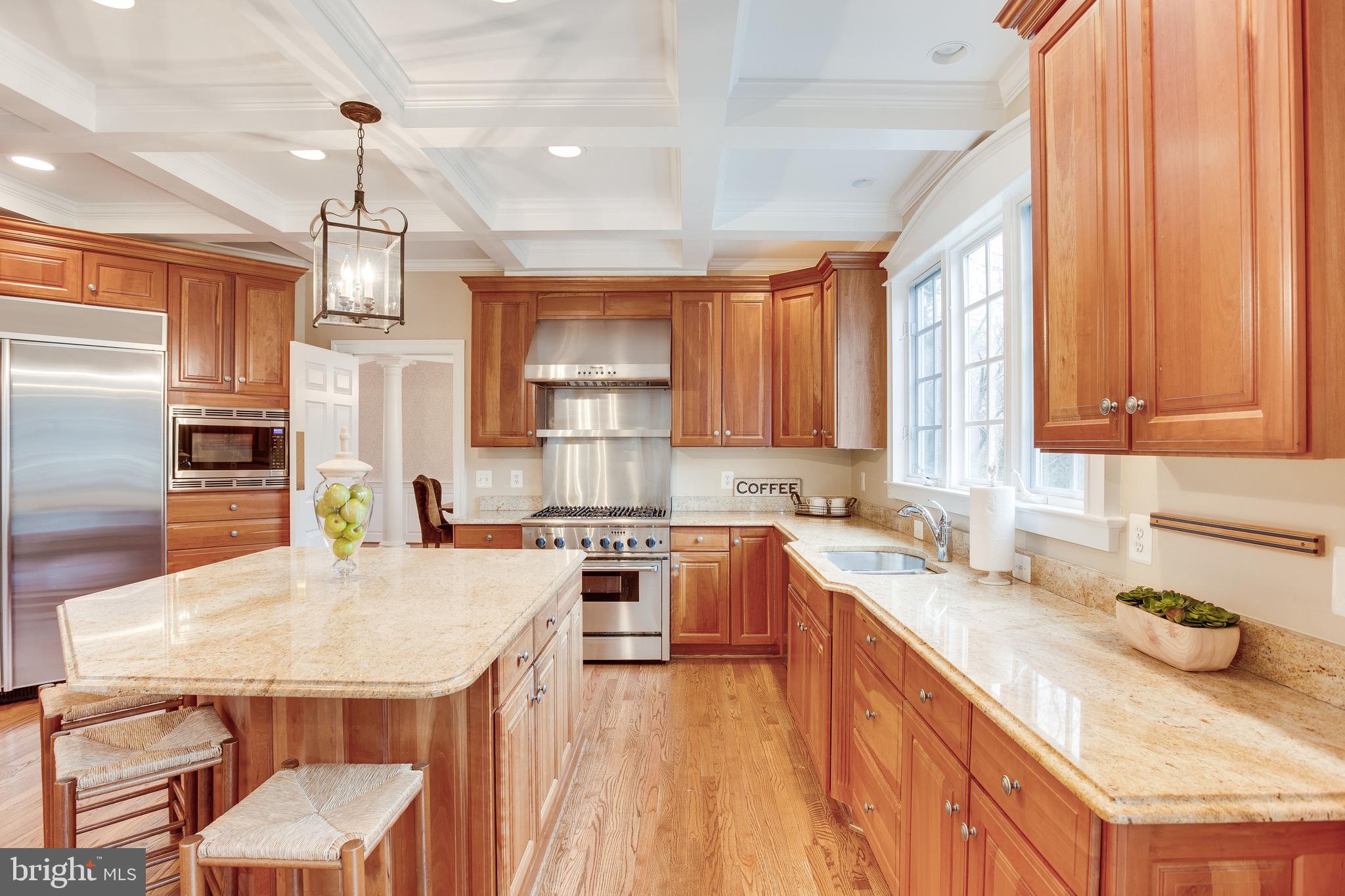 MCLEAN MANOR - Residential