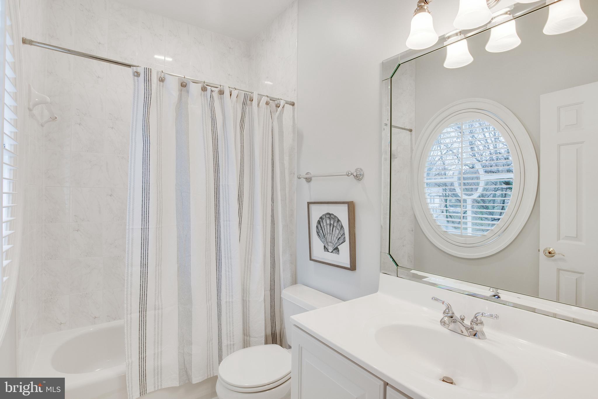 MCLEAN MANOR - Residential