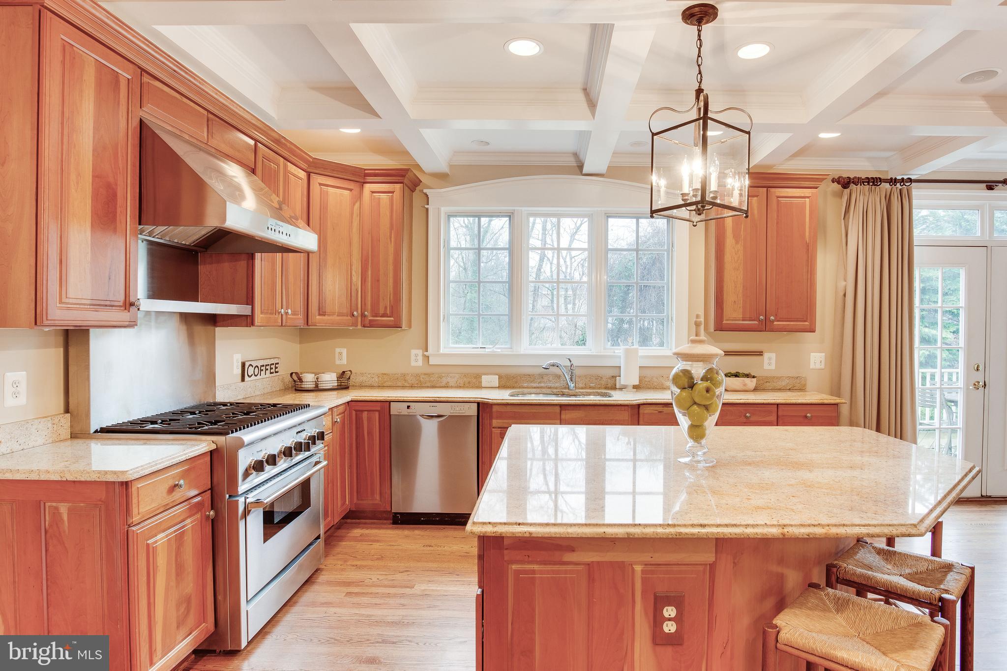 MCLEAN MANOR - Residential