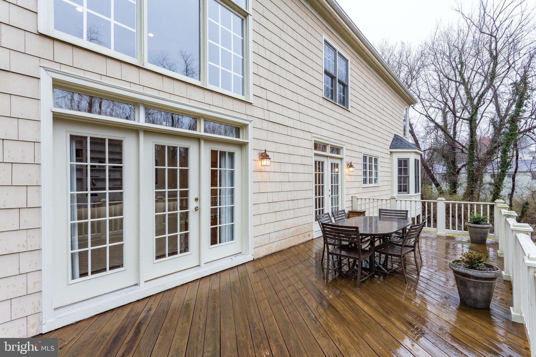 MCLEAN MANOR - Residential