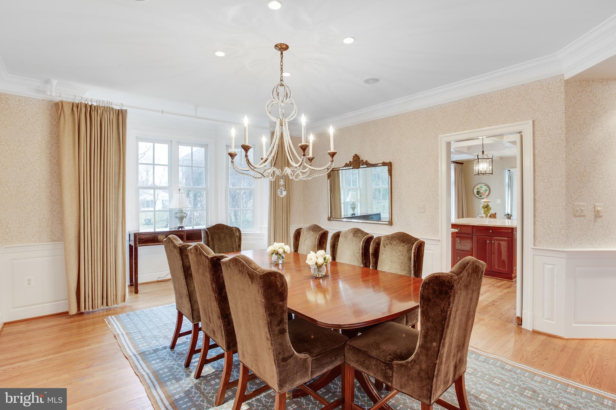 MCLEAN MANOR - Residential