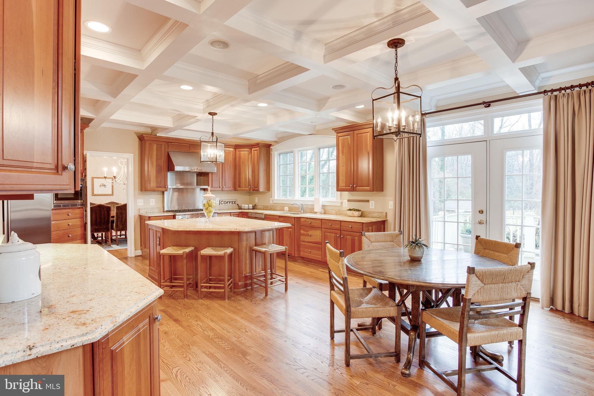 MCLEAN MANOR - Residential