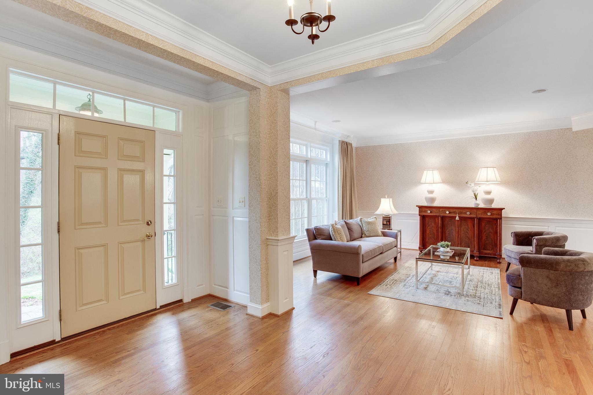 MCLEAN MANOR - Residential