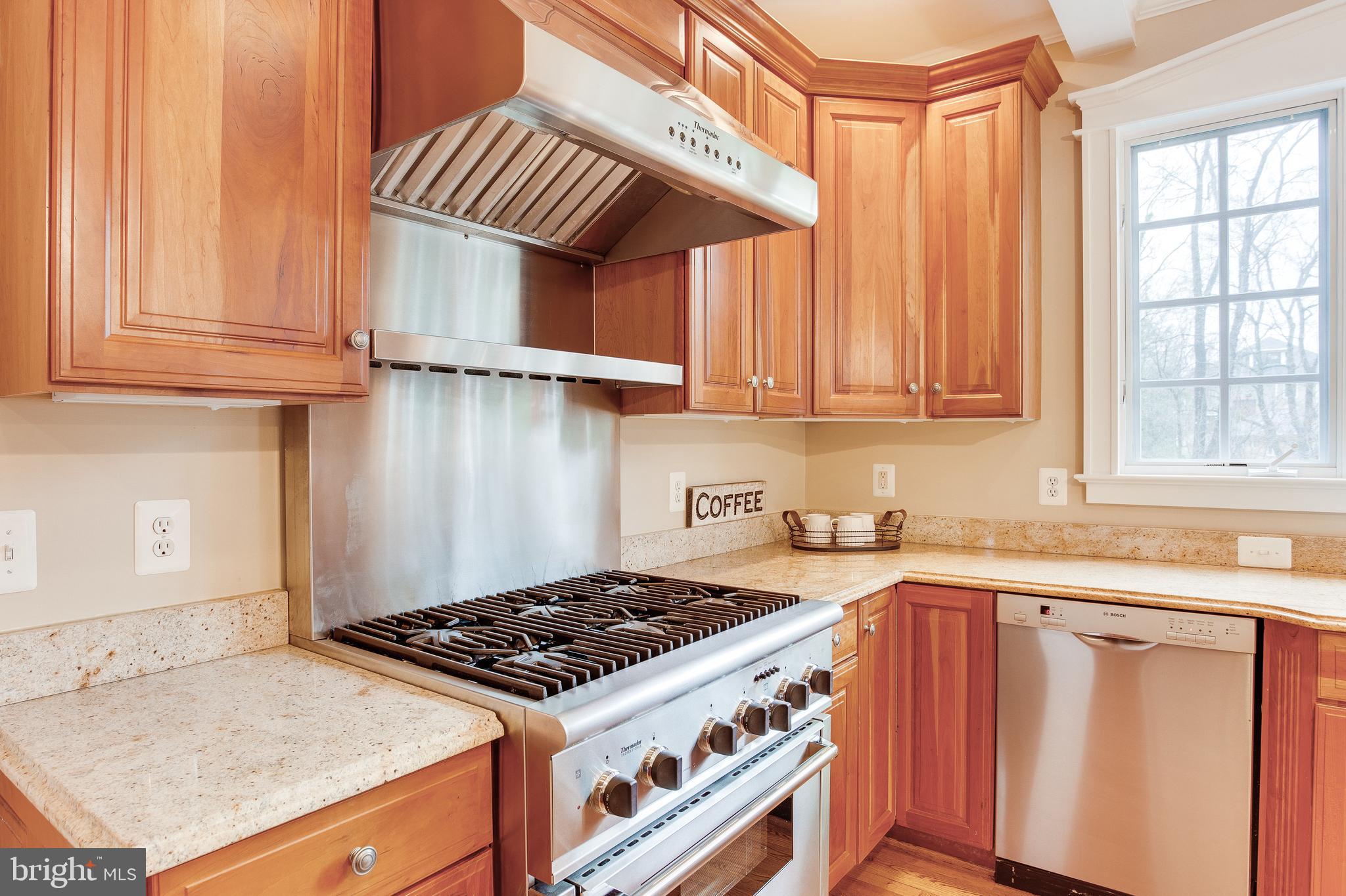 MCLEAN MANOR - Residential