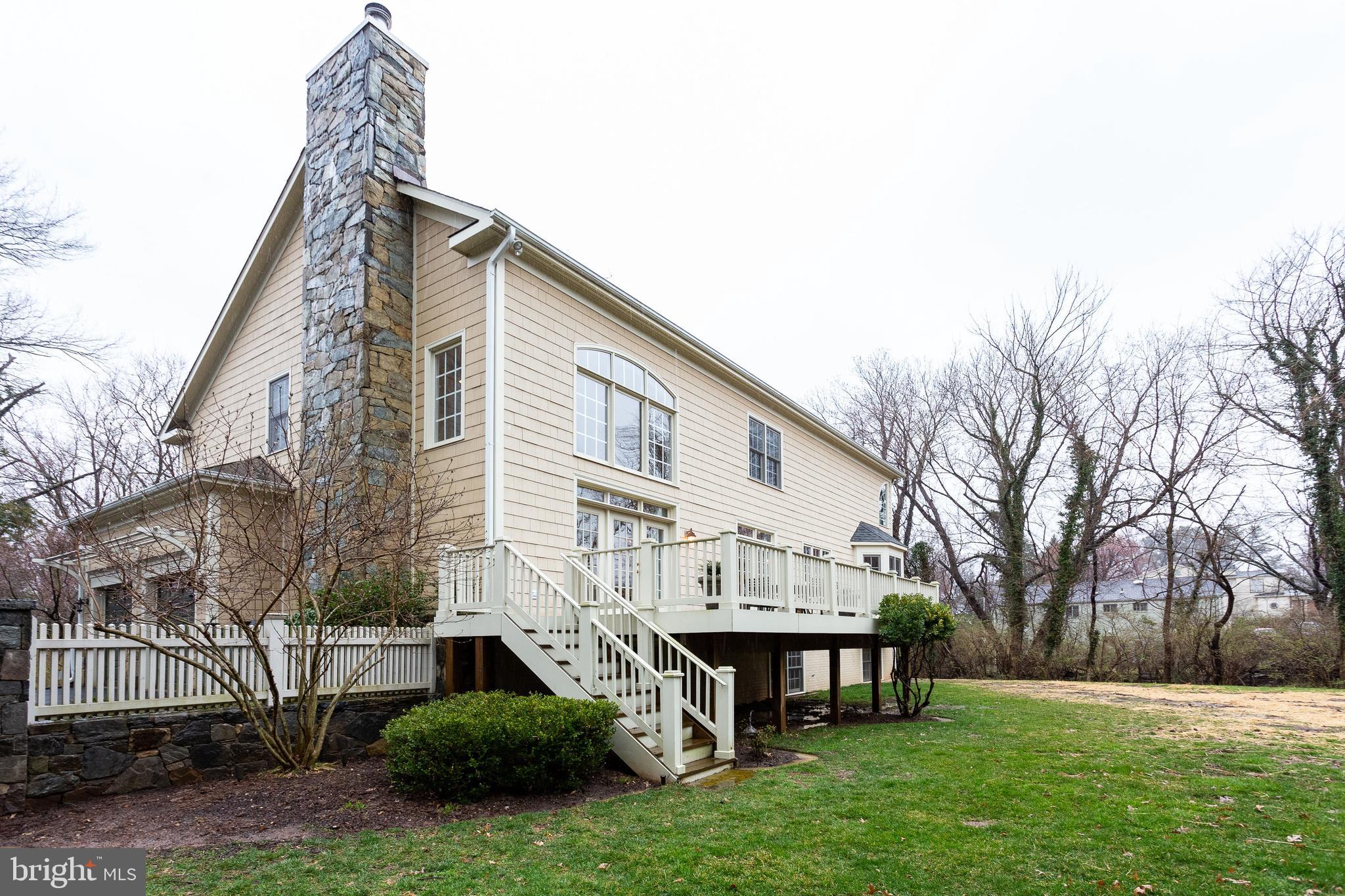 MCLEAN MANOR - Residential