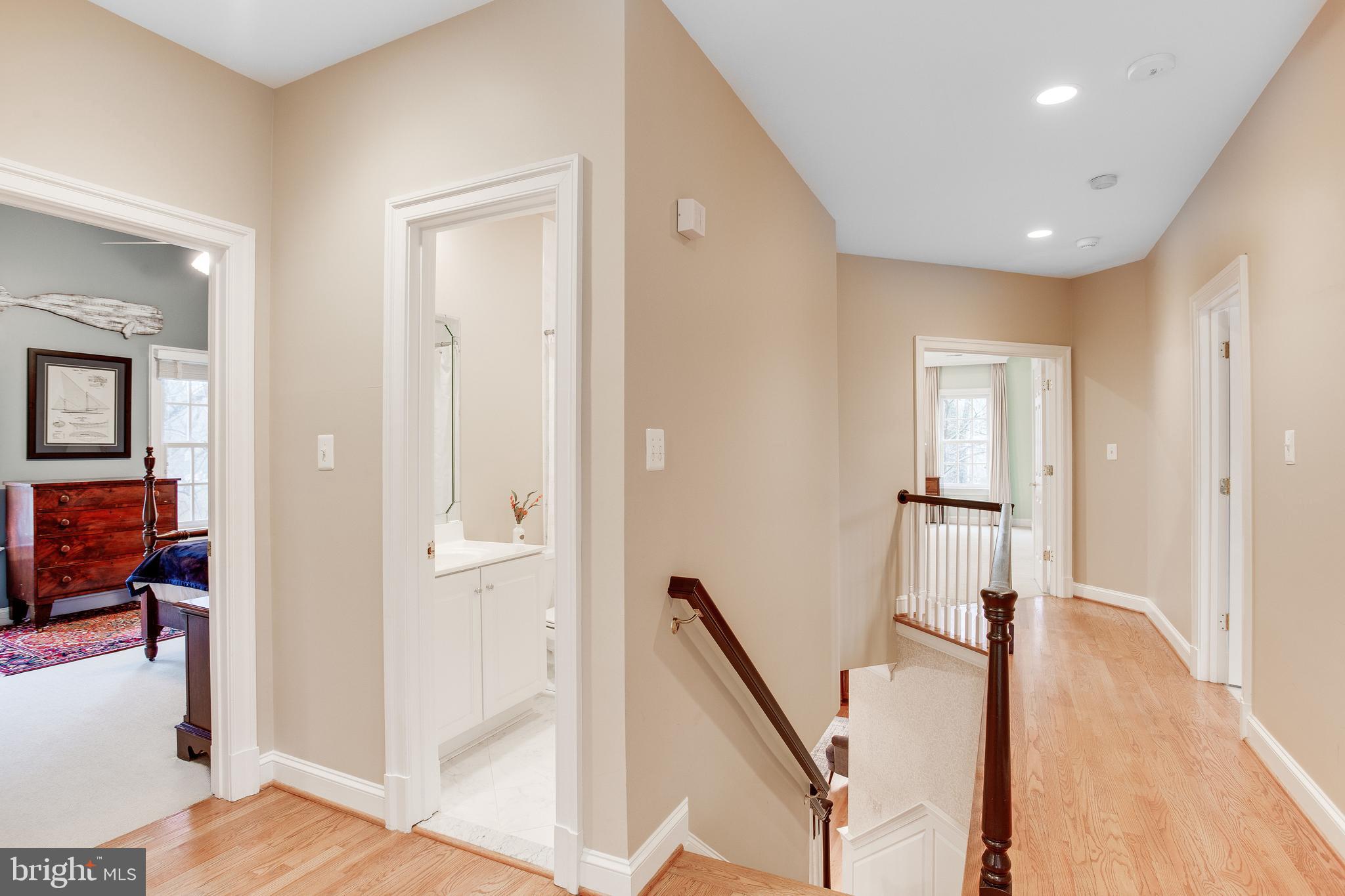 MCLEAN MANOR - Residential