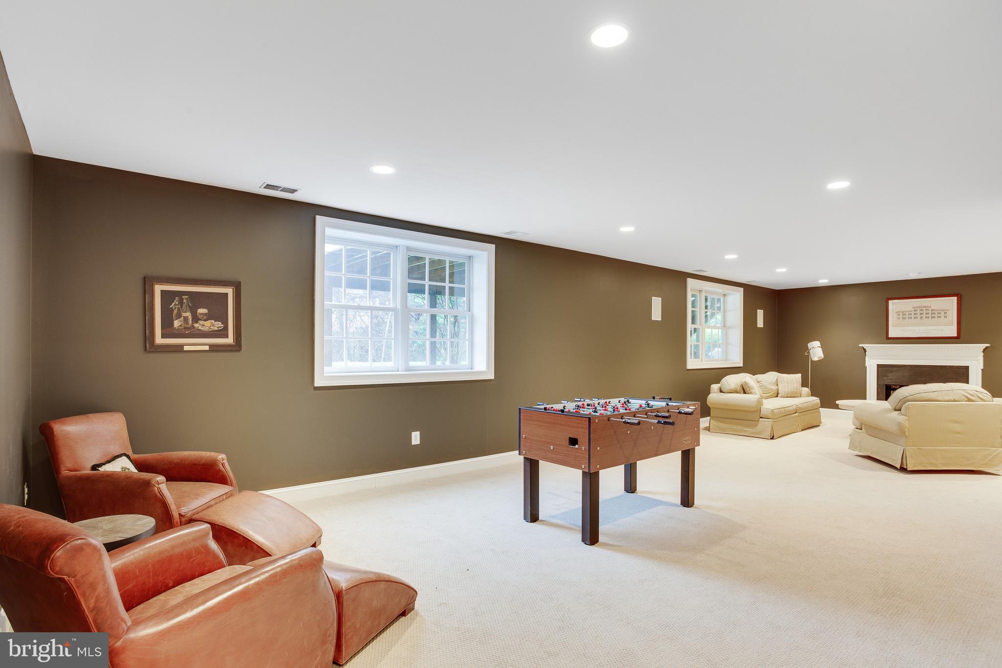 MCLEAN MANOR - Residential