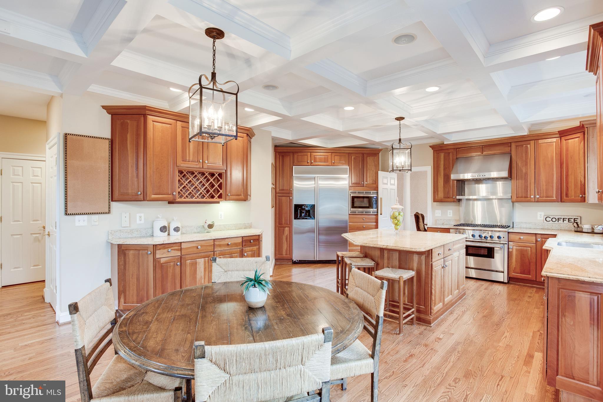 MCLEAN MANOR - Residential